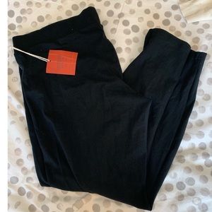 Cropped black leggings